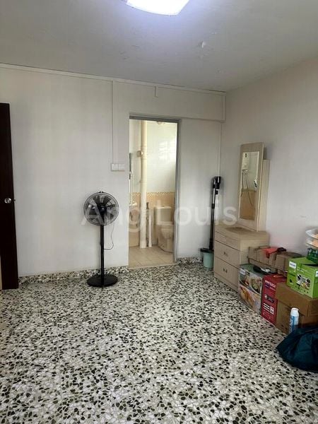 5 Room (5I) HDB for Sale in  212 Jurong East Street 21 - Image 2